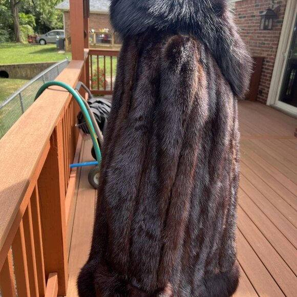 Vintage Rhomberg's Mink and Fox Fur Coat with Removable Fox Fur Bottom Trim - Picture 5 of 15